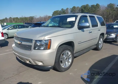 2010 Chevrolet Tahoe Ltz из США, поврежденный, VIN 1GNUCCE01AR204328